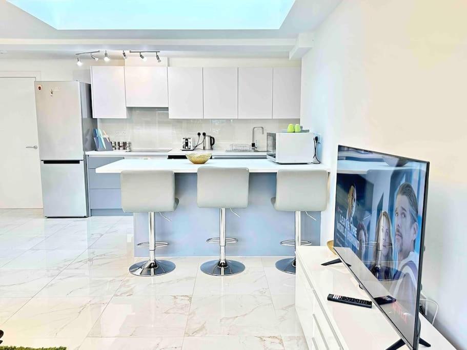 Paradigm House, Stunning 2-Bedroom Apartment 1, Free Parking, Oxford Eksteriør bilde