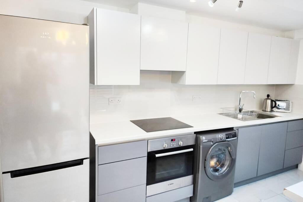 Paradigm House, Stunning 2-Bedroom Apartment 1, Free Parking, Oxford Eksteriør bilde